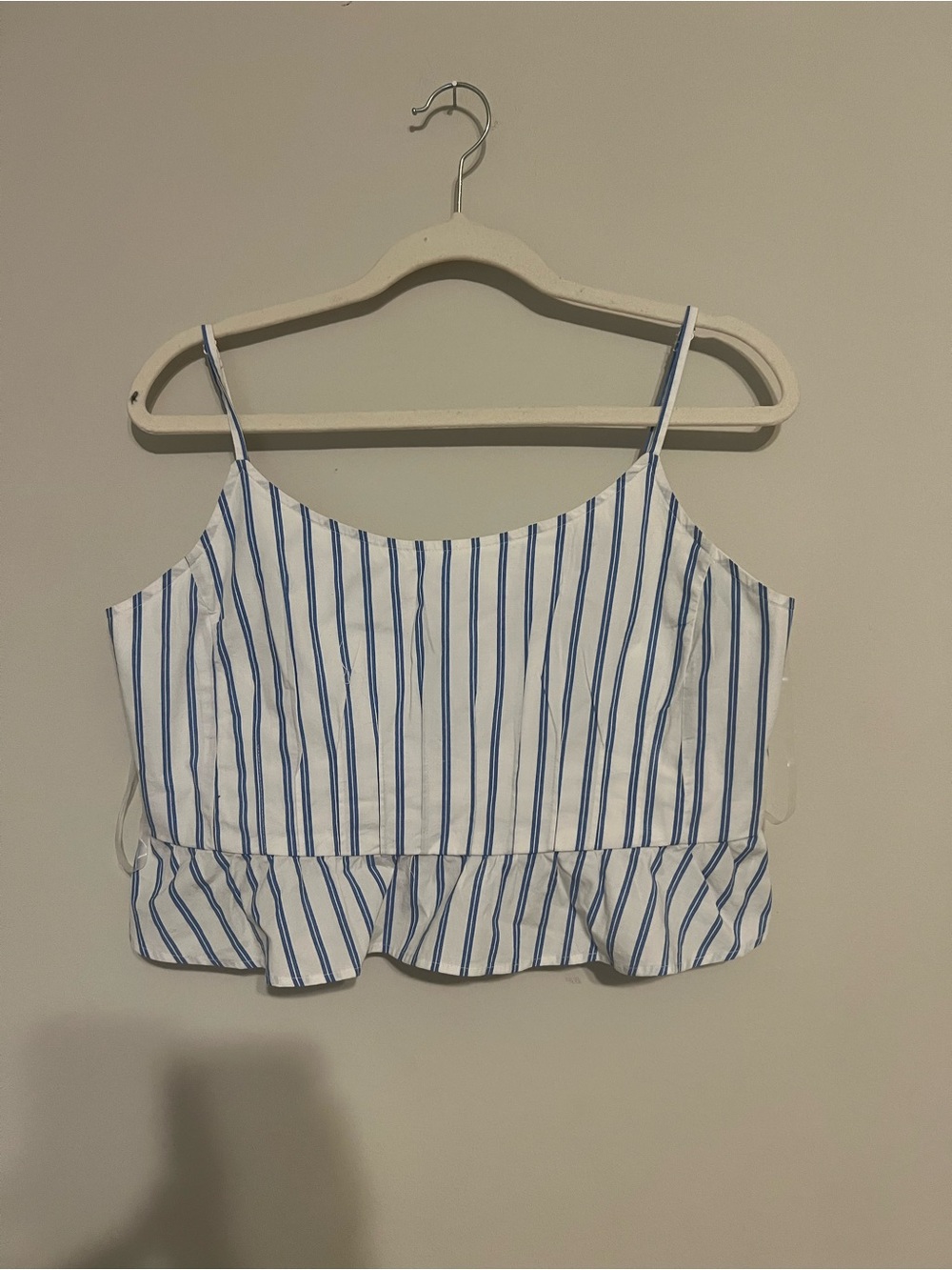 American Eagle Striped Blue & White peplum crop top - Women size M - Picture 2 of 4